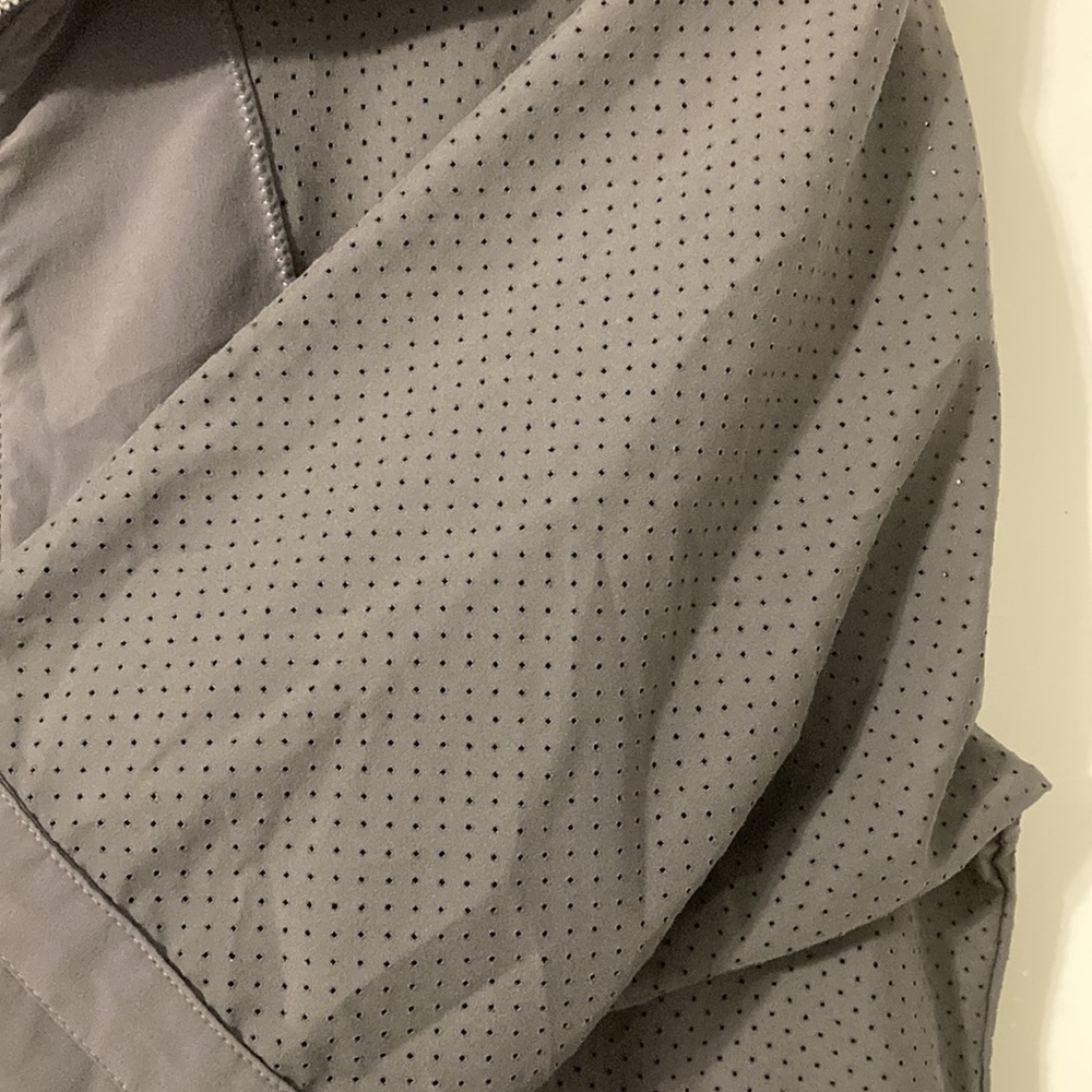 Under Armor Medium Lightweight Jacket - image 6